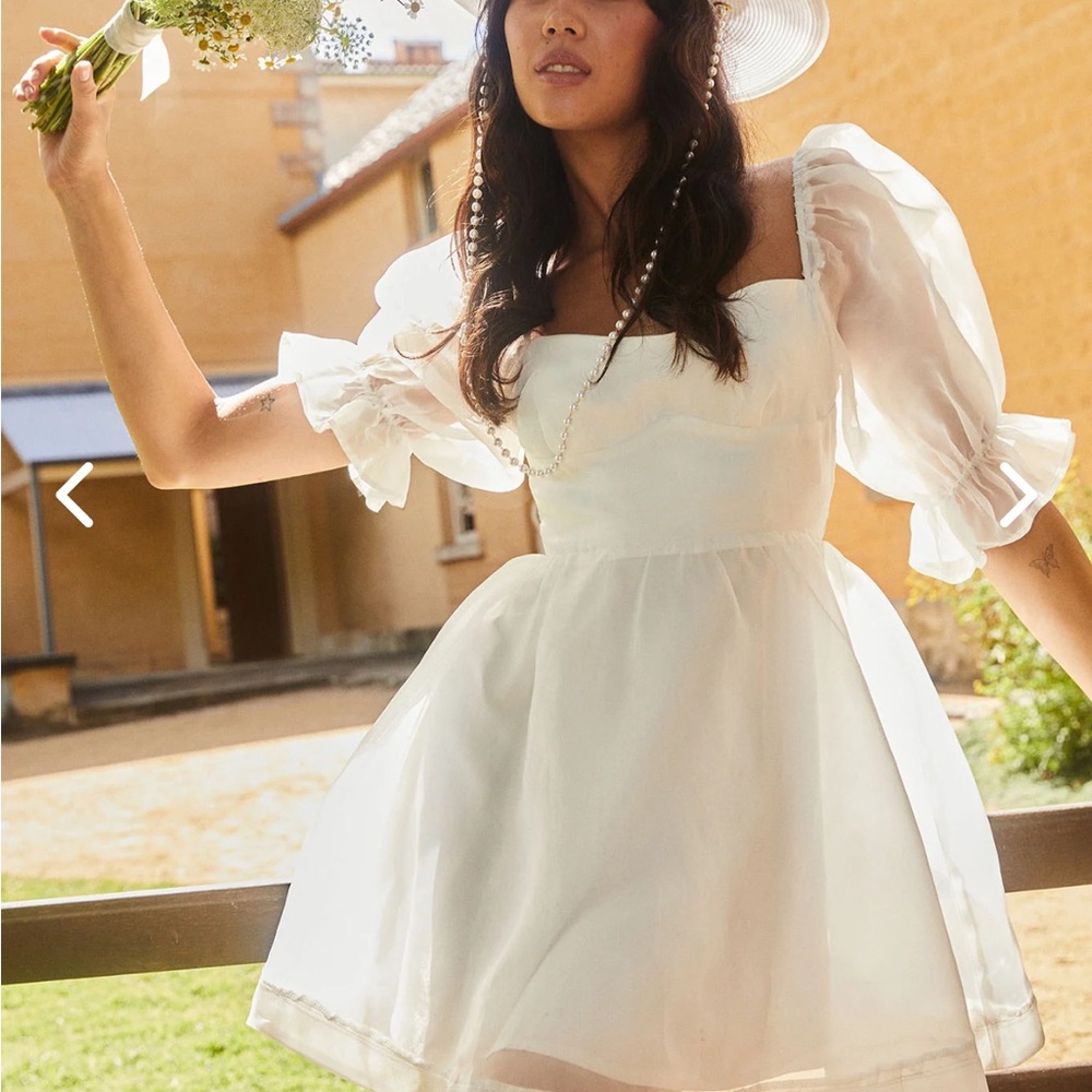 Elegant White Puff Sleeve Dress